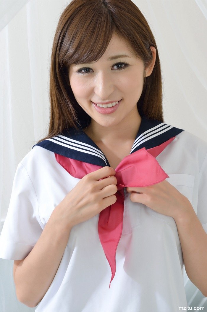 日本校花真甜美，教室撩裙诱人鼻血(15)