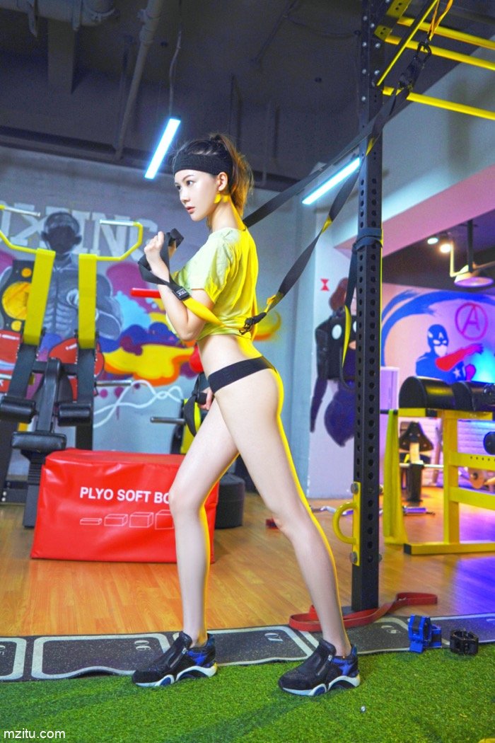 撸铁的女人真性感，美女爱丽儿等你一起健身(36)