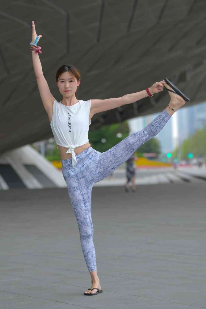 表演瑜伽的女孩【176P】04017-影集库