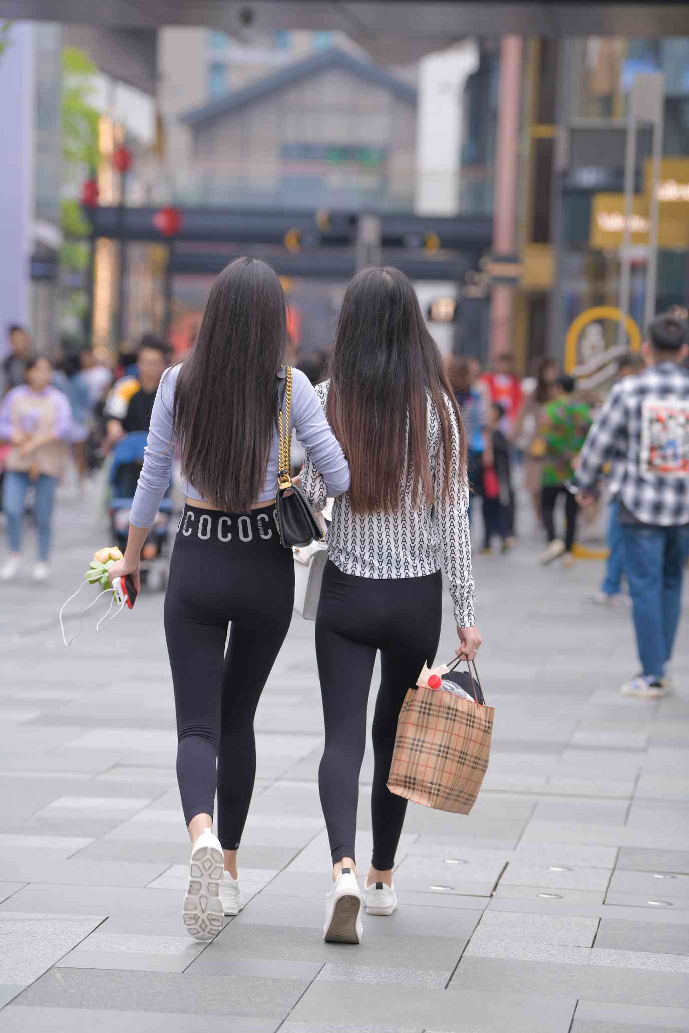图片[4]-【免费】逛街的两个瑜伽裤姑娘【40P】04030-影集库