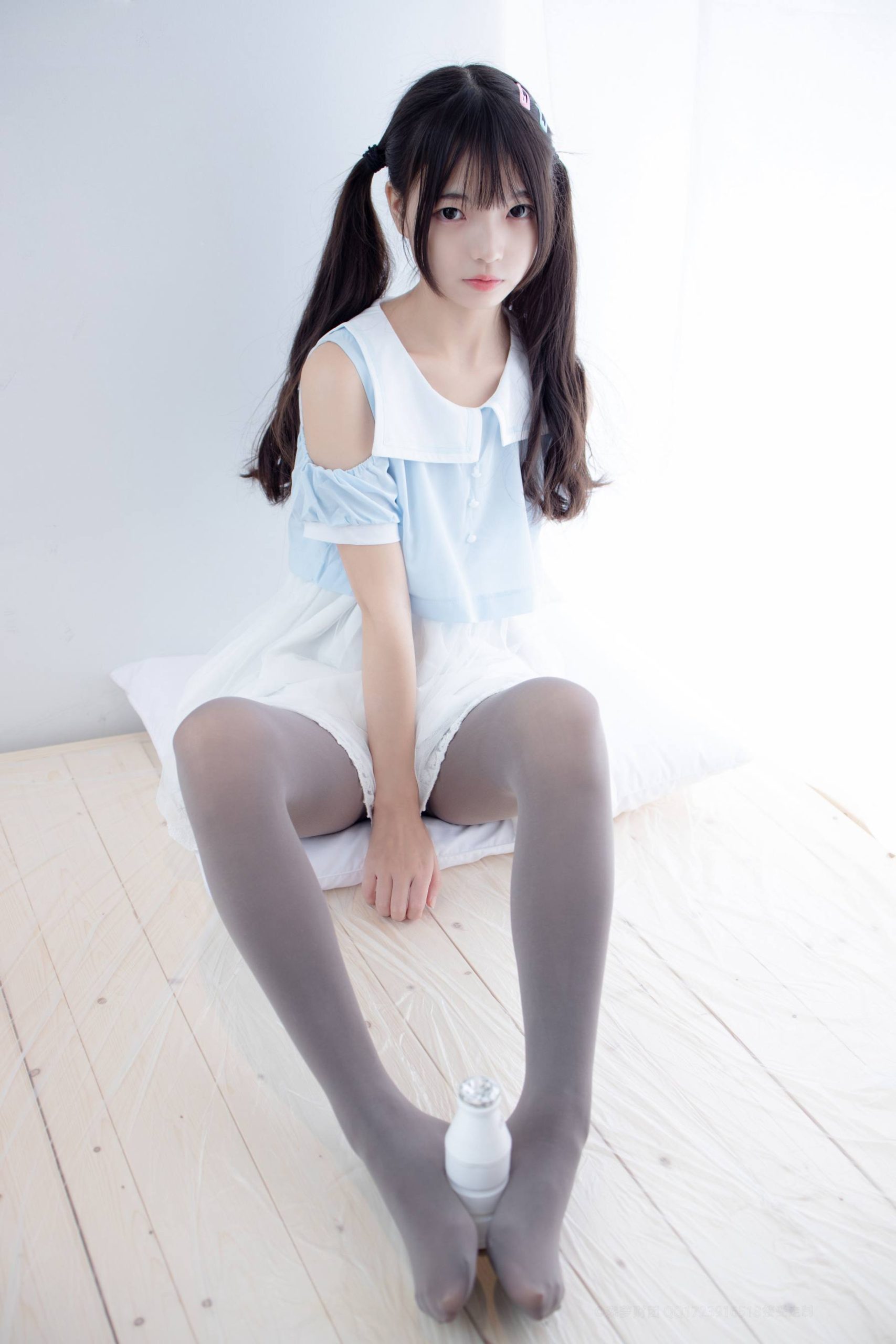 图片[1]-超级甜美的灰丝小姑娘【86P】20005-影集库