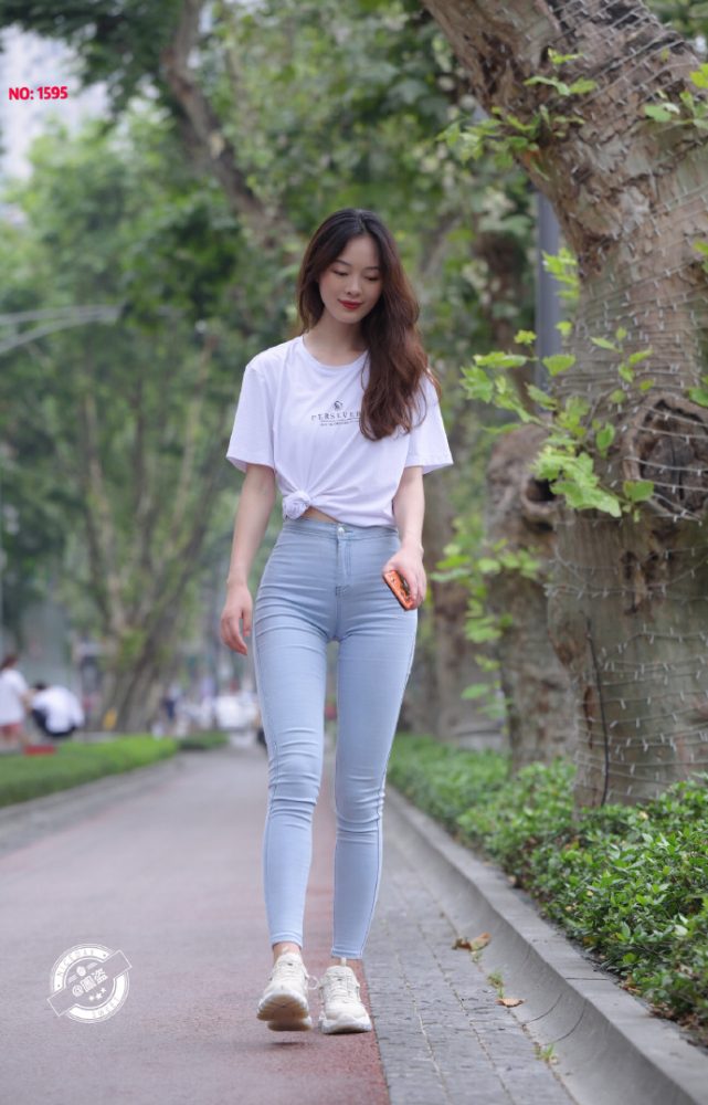 个子非常高的紧身牛仔裤女孩J2065 879P1V-25.5GB-影集库