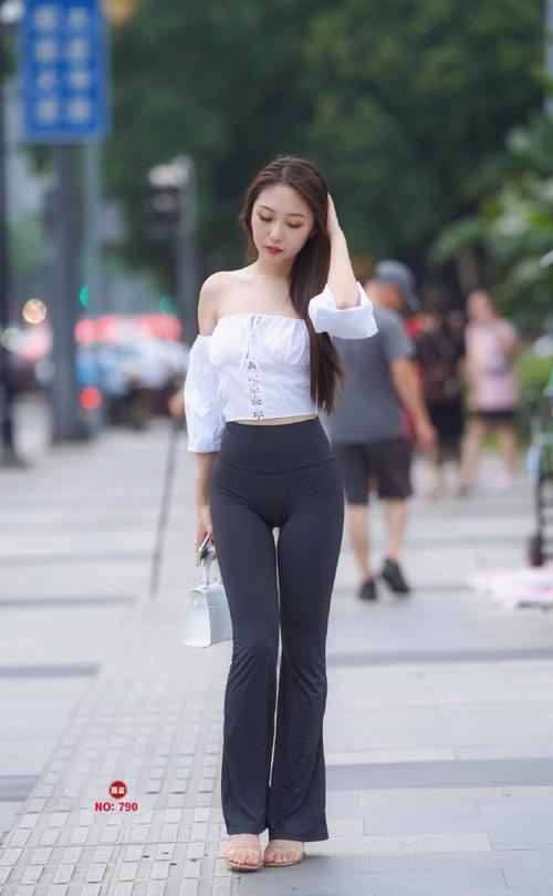 身材非常哇塞的瑜伽裤女孩  J1333 521P6V-21.6GB-影集库