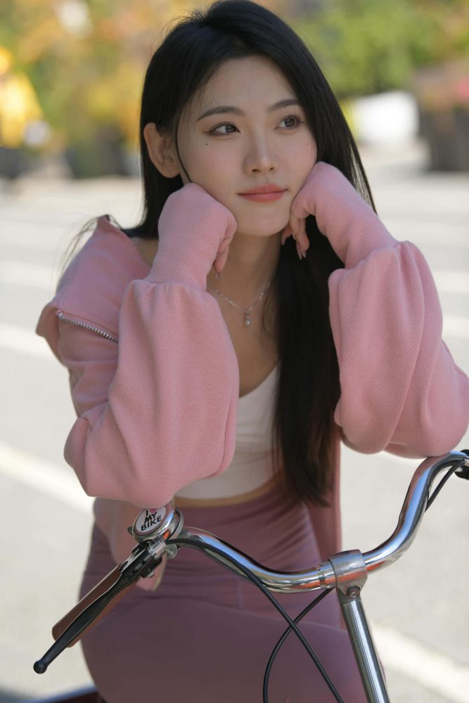 在外面拍照的粉色系女孩【653P】J6238-影集库