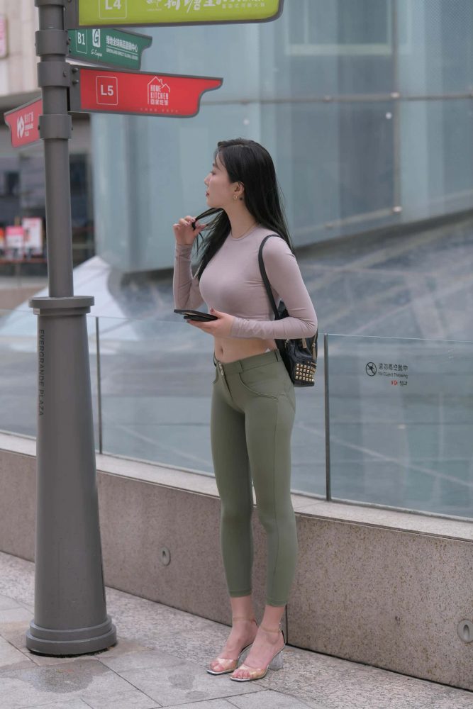 紧身牛仔裤身材很好的女人【529P】J2060-影集库