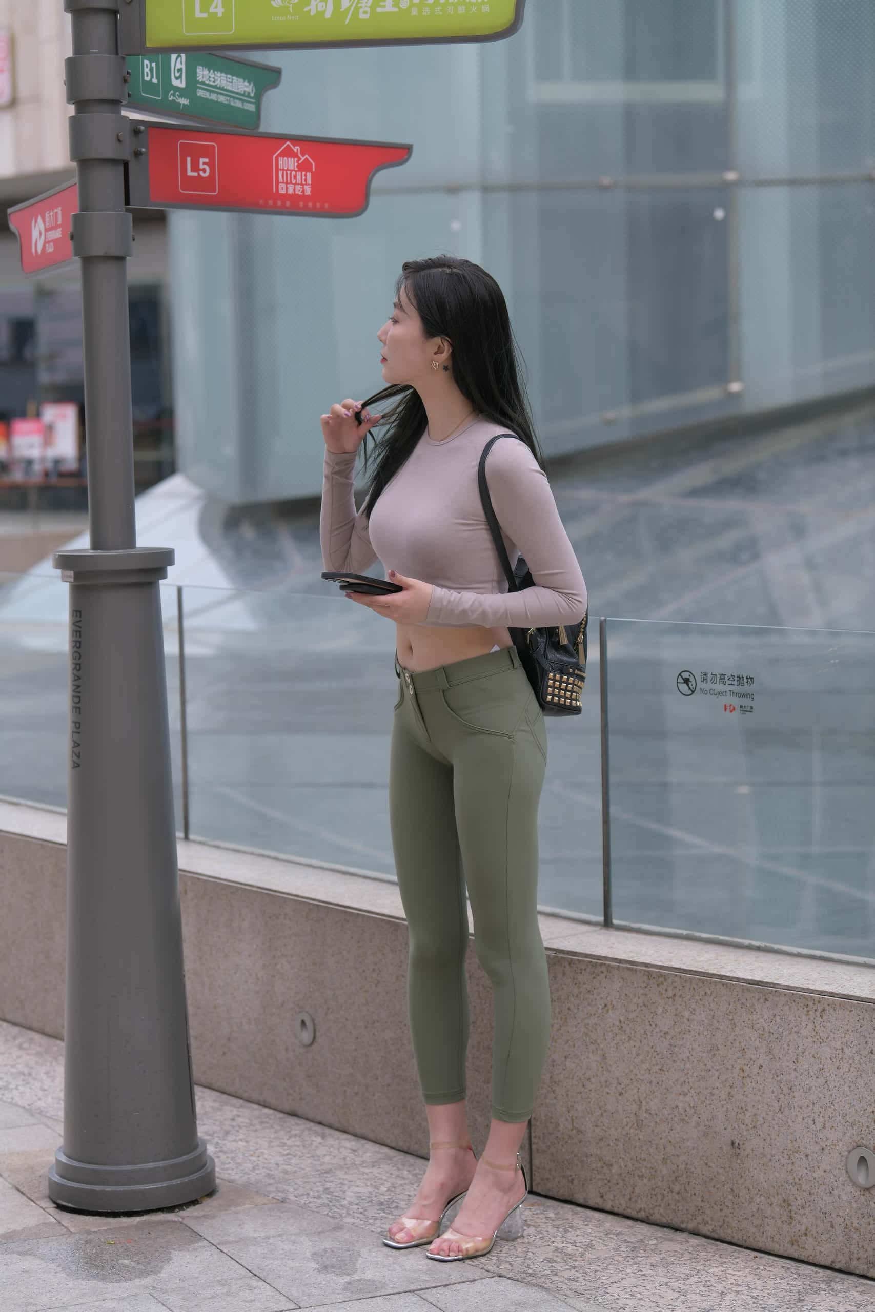 图片[2]-紧身牛仔裤身材很好的女人【529P】J2060-影集库
