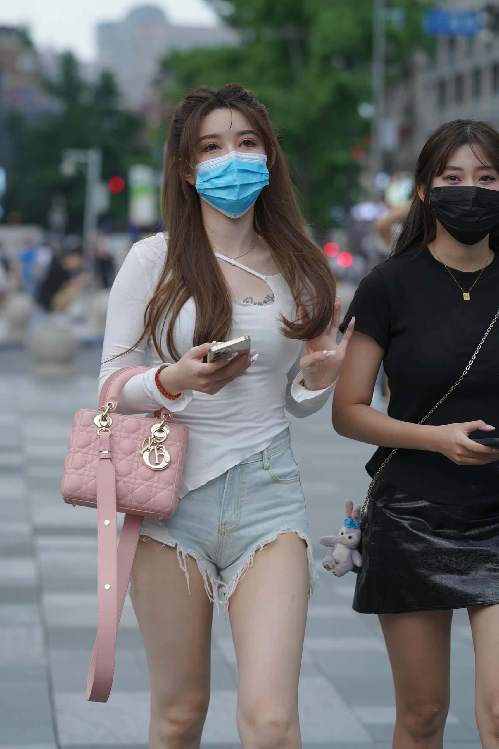 图片[1]-破洞牛仔短裤女孩【217P】J2994-影集库
