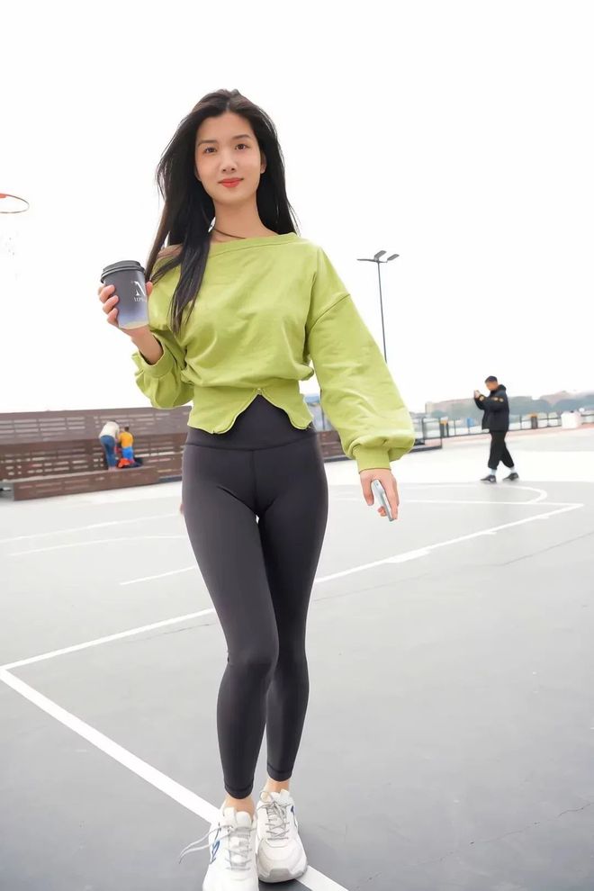 图片[1]-绿色瑜伽裤女孩很开心 J1519 1094P1V-27.6GB-影集库