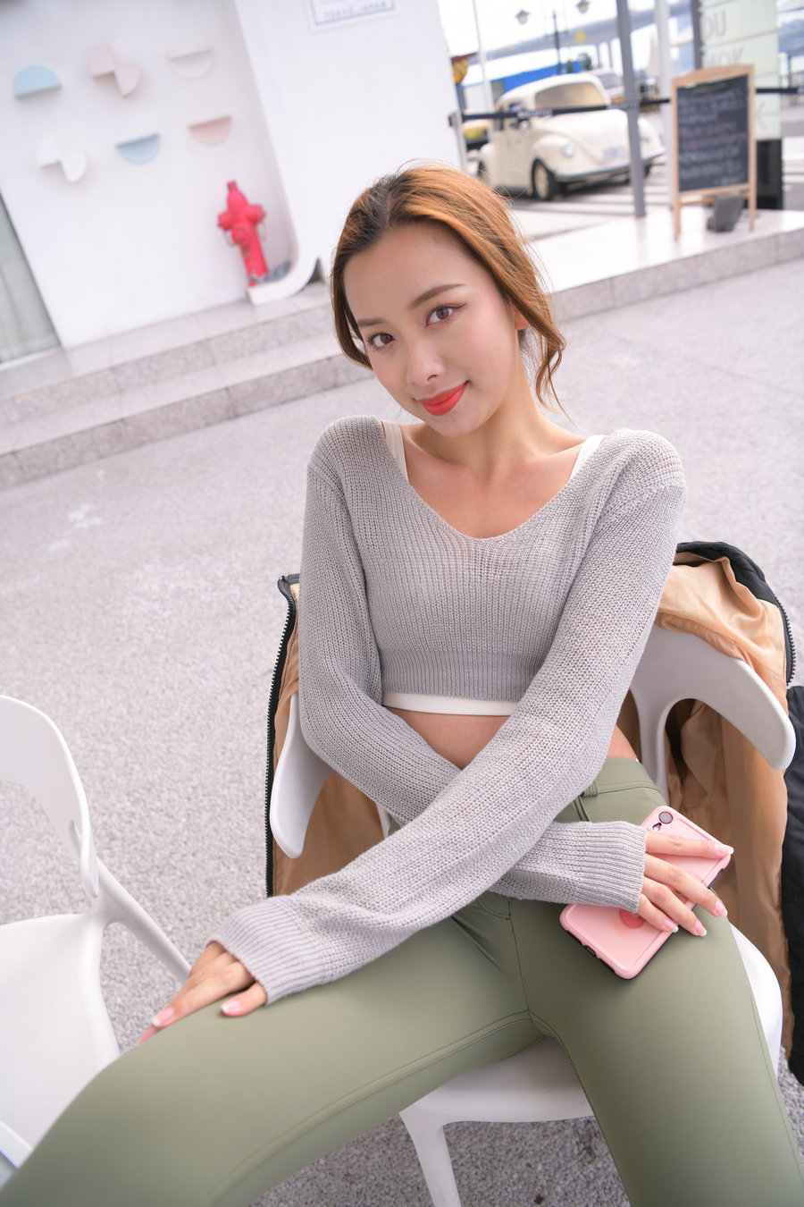 图片[2]-非常可爱的瑜伽裤女孩坐在凳子上 J1520 998P1V-26.5GB-影集库
