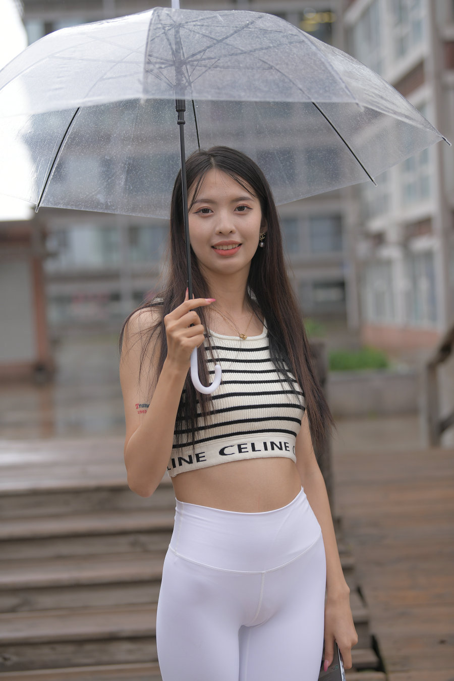 图片[1]-打伞的白色瑜伽裤女孩J2986 622P1V-22.06GB-影集库
