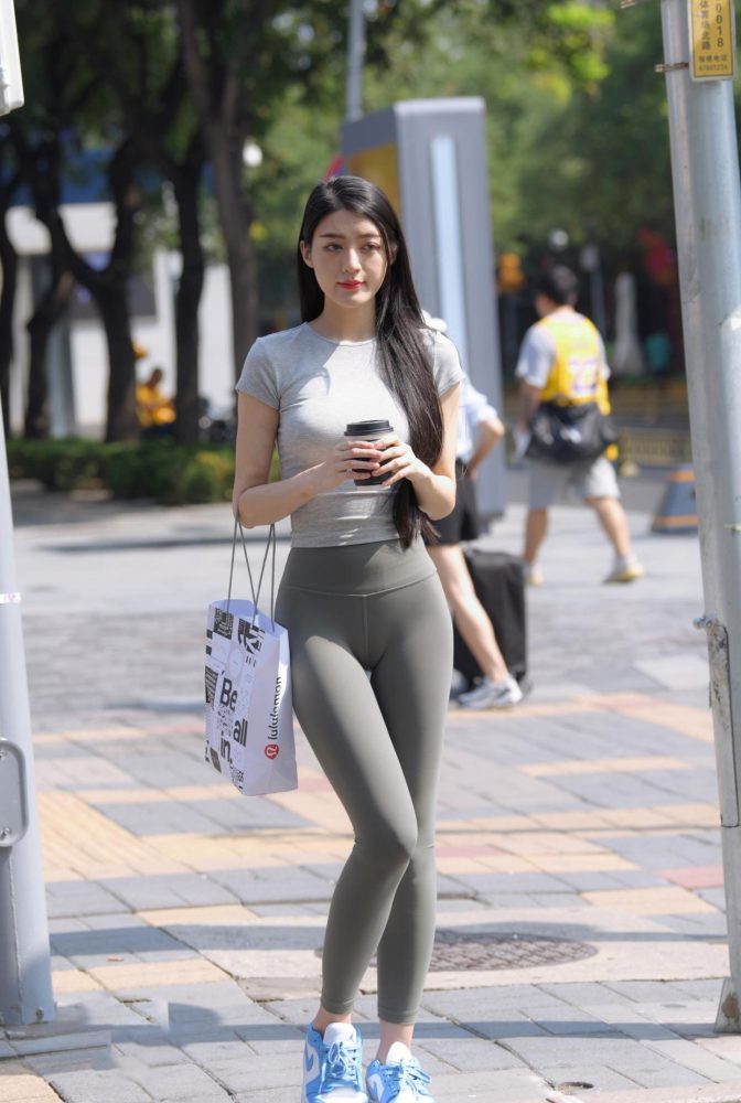 在外面逛街的瑜伽裤女孩J2240 449P1V-16.7GB-影集库