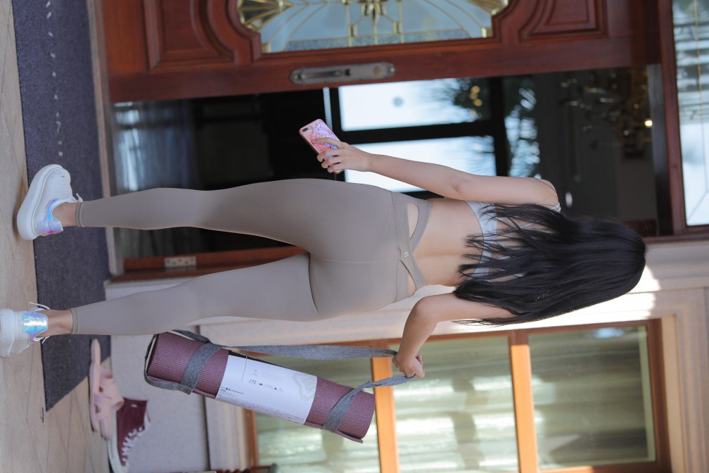 图片[5]-灰色瑜伽裤温柔的女孩【369P】00058-影集库