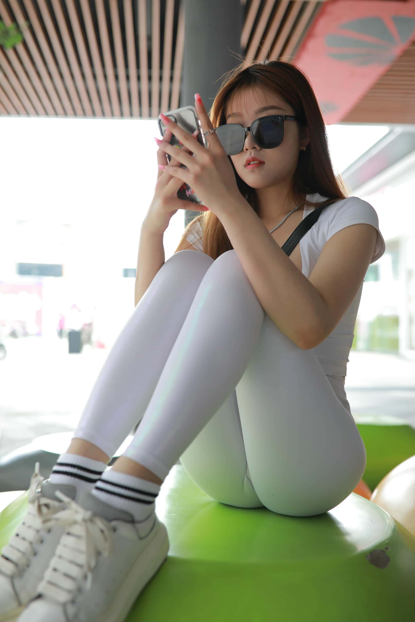 图片[3]-看上去拽拽的瑜伽裤女孩【425P】J1695-影集库