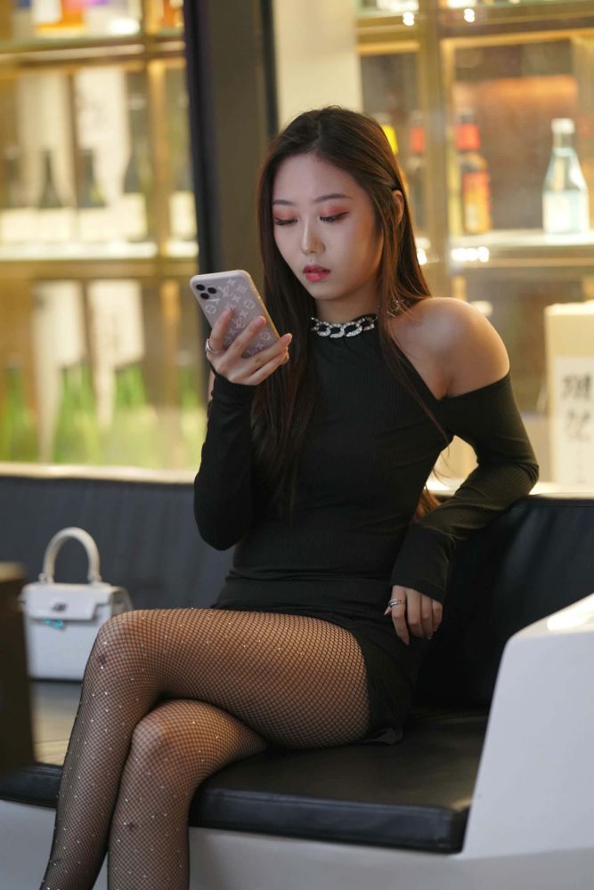 非常妩媚的网格丝袜女孩【186P】000037-影集库