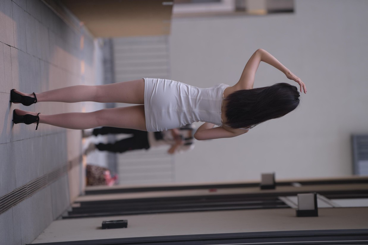 图片[4]-长发女孩紧身短裙特别显身材【245P】00040-影集库