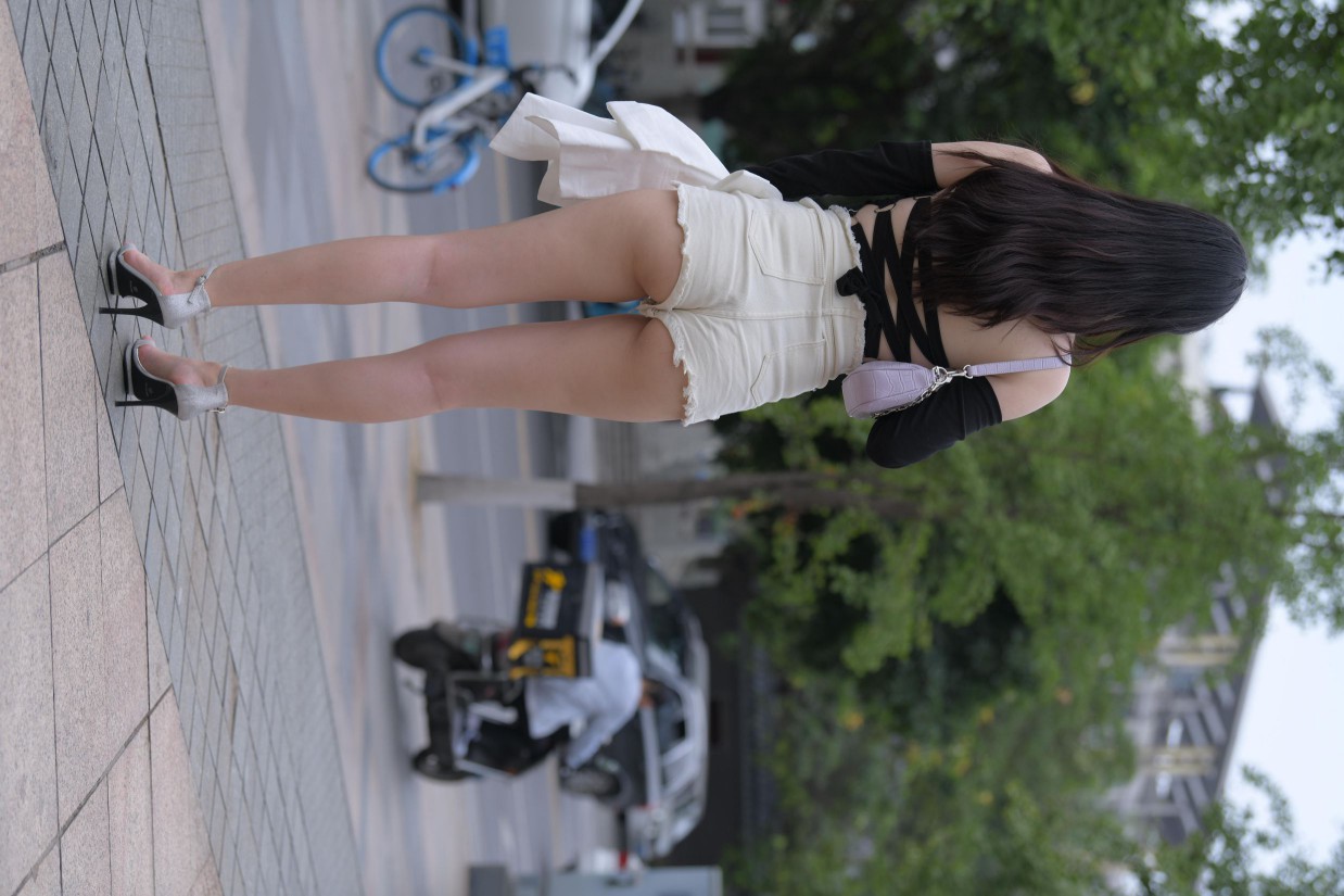 图片[5]-白色短裤的女生笑的很开心【177P】00035-影集库