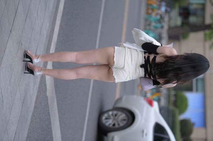 长发飘飘的白色热裤美丽女孩【49P】00029-影集库