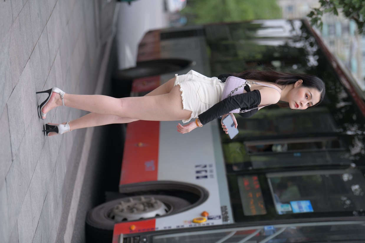 图片[3]-长发飘飘的白色热裤美丽女孩【49P】00029-影集库