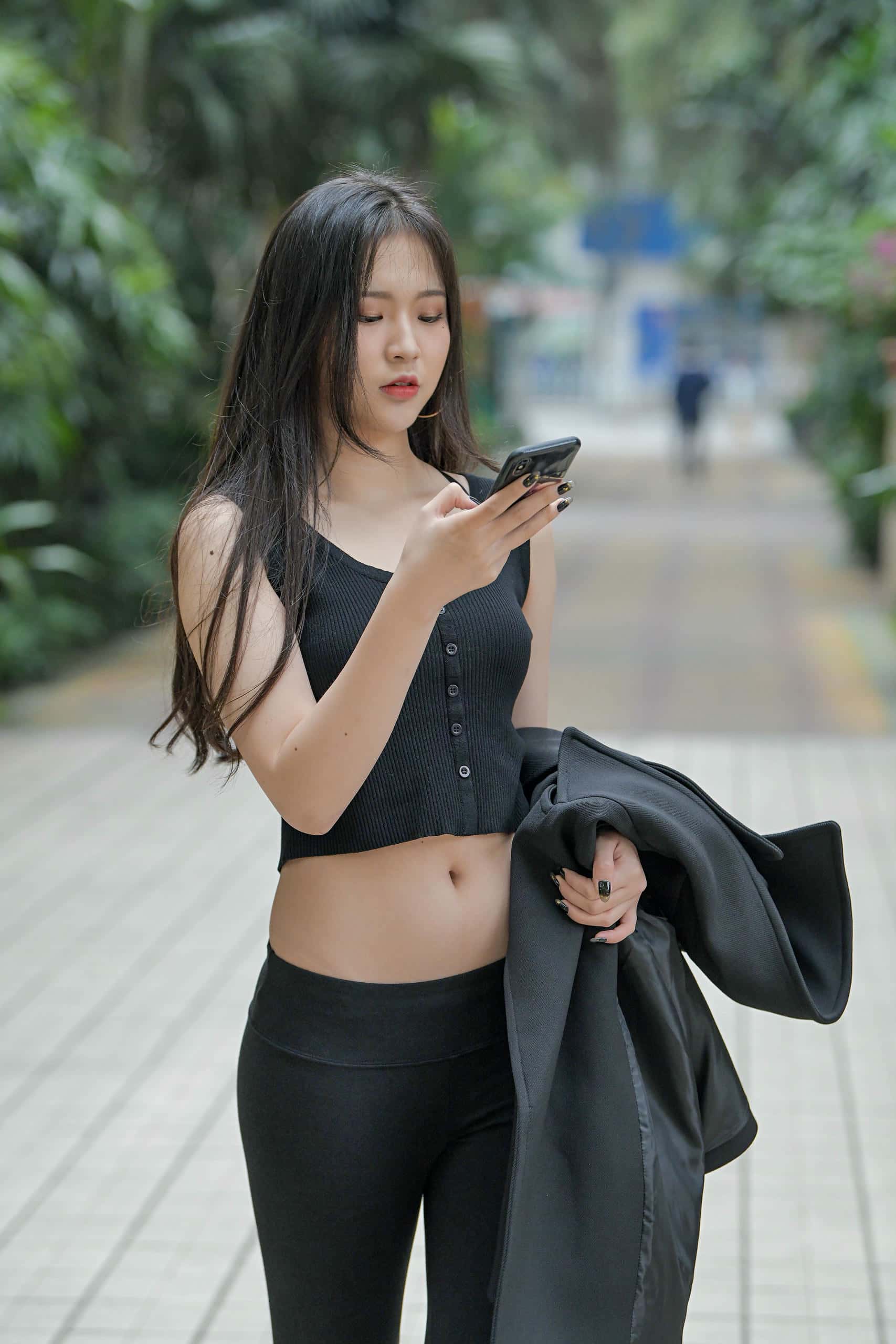 图片[5]-喝奶茶的黑色瑜伽裤长发姑娘【376P】00055-影集库