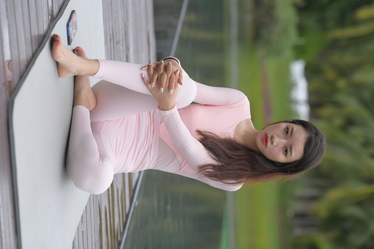 图片[7]-很漂亮眼睛也很大的白色瑜伽裤女孩【249P】00063-影集库
