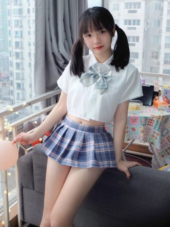 图片[7]-网格丝袜的清纯双马尾小姑娘-影集库