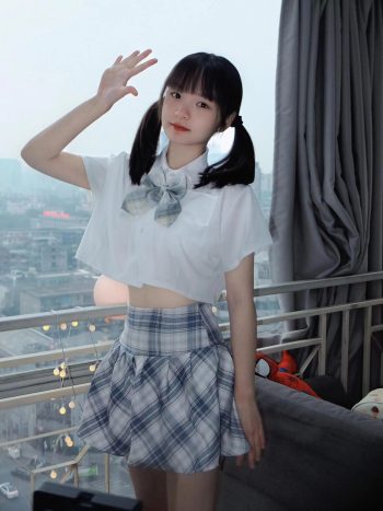图片[6]-网格丝袜的清纯双马尾小姑娘-影集库
