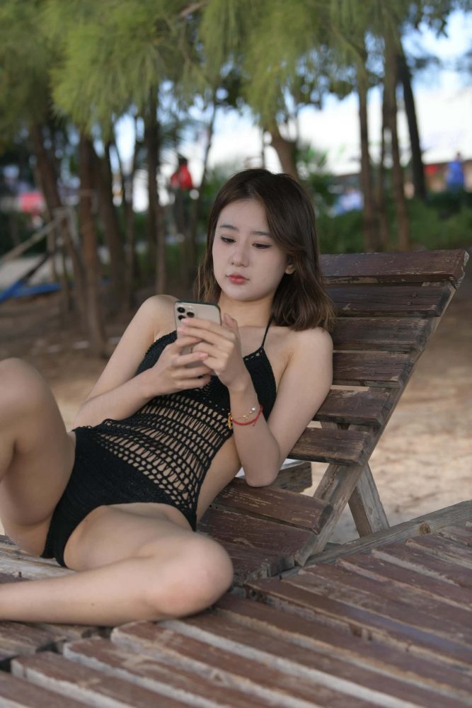 海边度假的黑色泳装少女【445P】QB7080-影集库