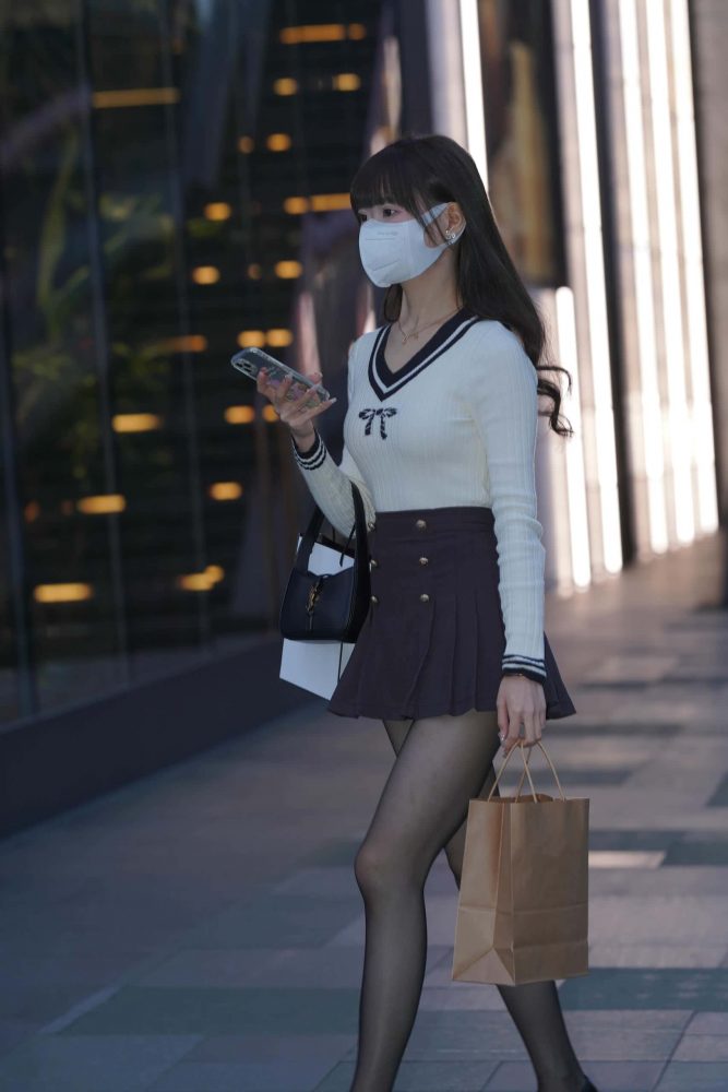 戴口罩的娇小短裙妹子【246P】C6142-影集库