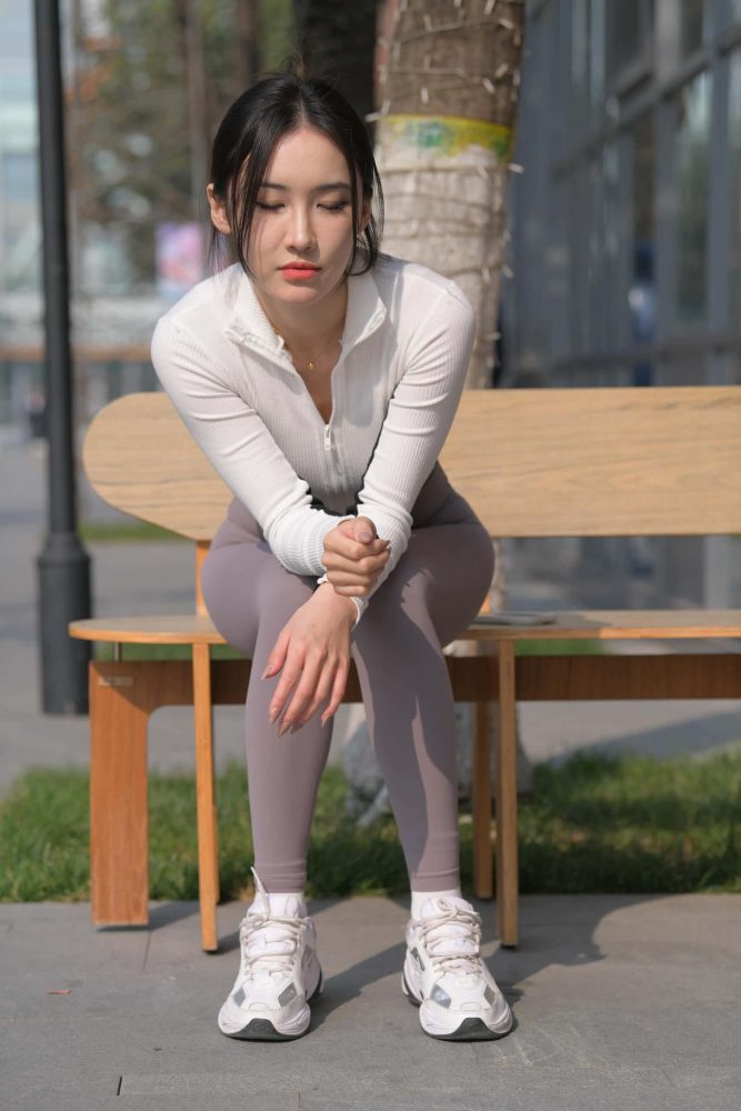 又飒又美的紫色瑜伽裤姑娘【701P】J8165-影集库