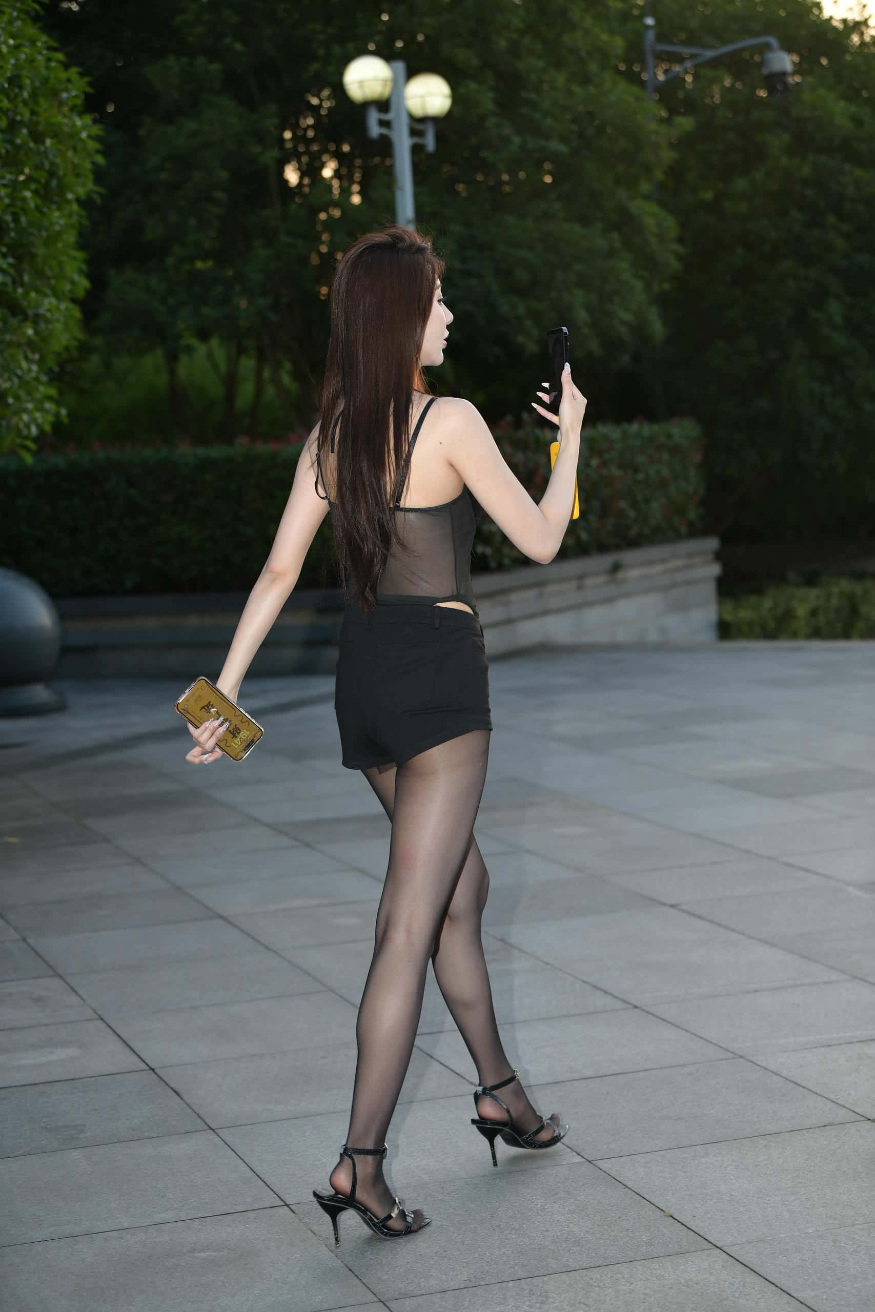 图片[4]-黑丝热裤透色上衣女孩【73P】J7833-影集库