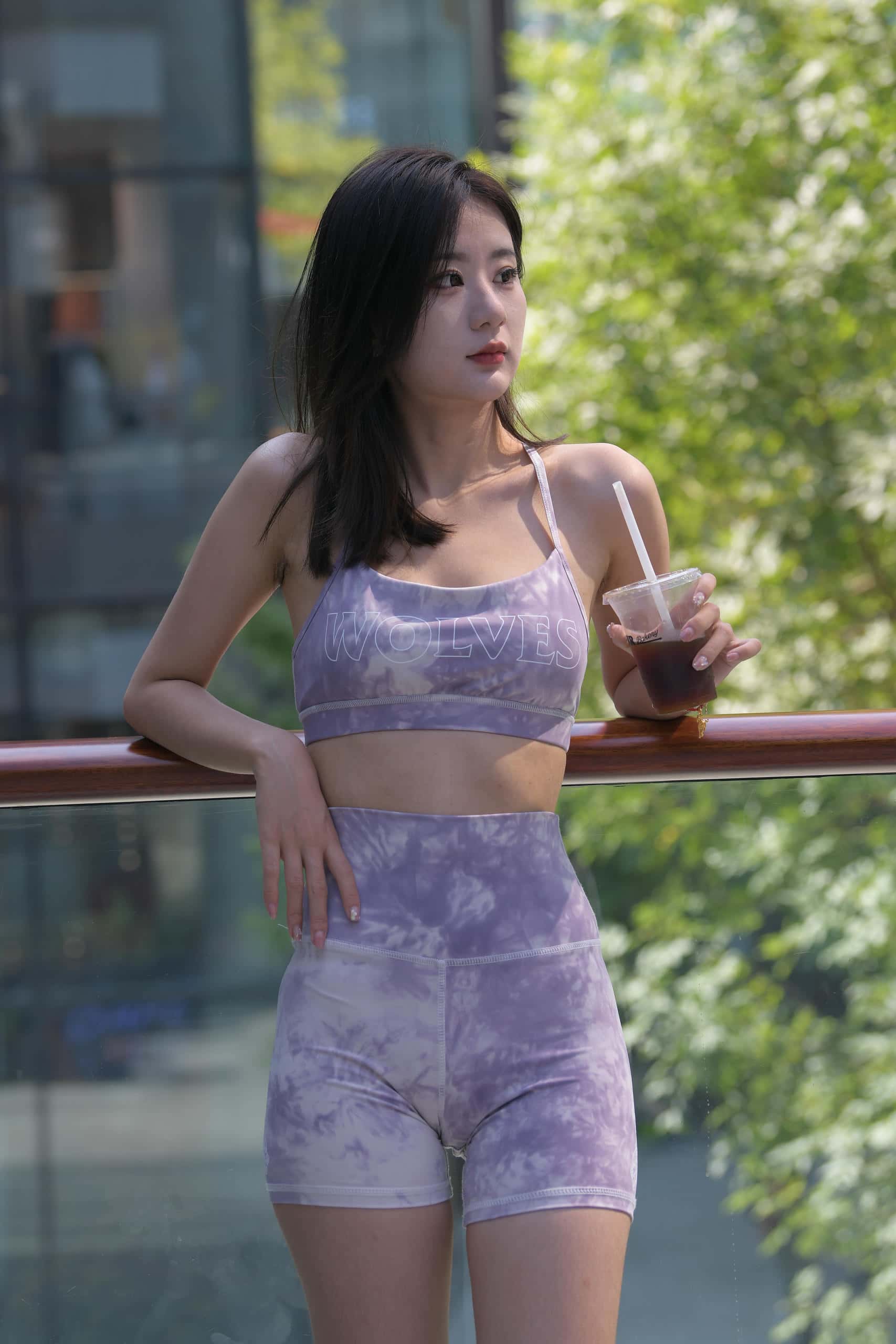 图片[3]-紫粉扎染紧身短裤美眉 【648P】J8295-影集库