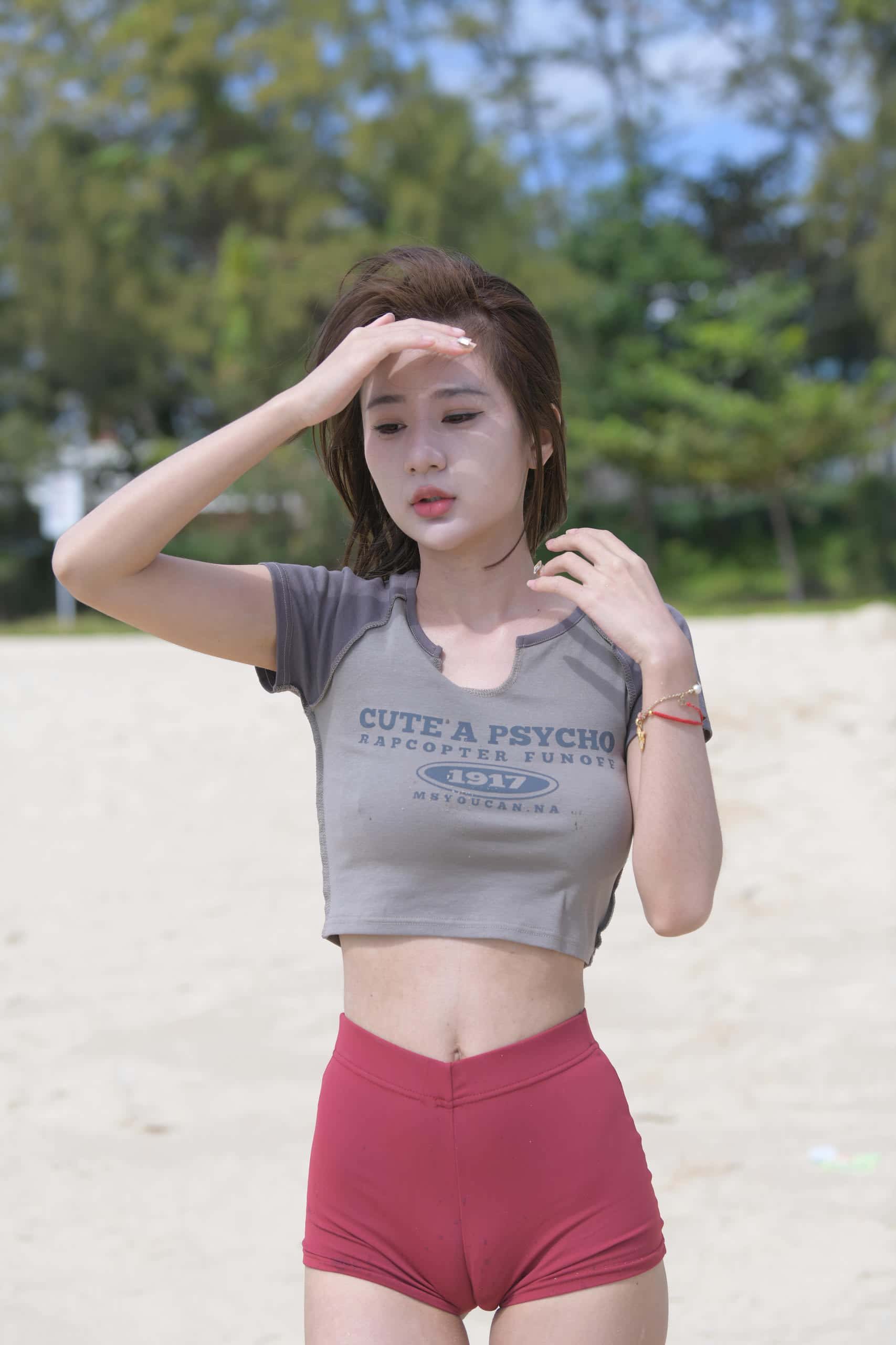 图片[3]-海边尽情玩耍的短发姑娘【784P】P207-影集库